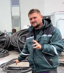 Colaci de cablu în curtea centrului GDI Electric Cab din Baciu